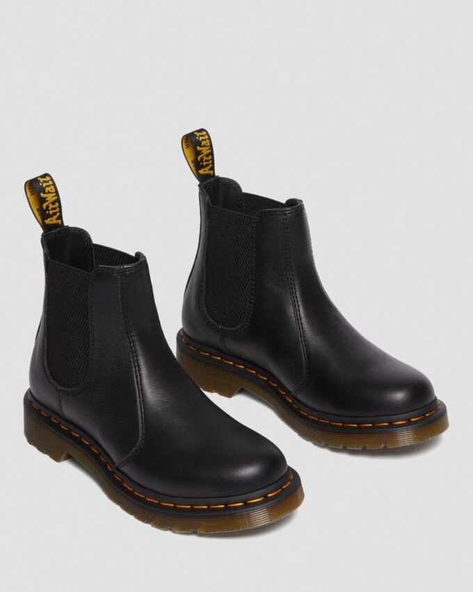 2976 Women's Virginia Leather Chelsea Boots