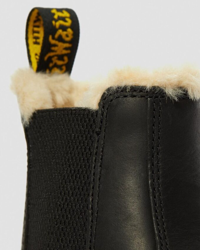 2976 Women's Women's Faux Fur Lined Chelsea Boots
